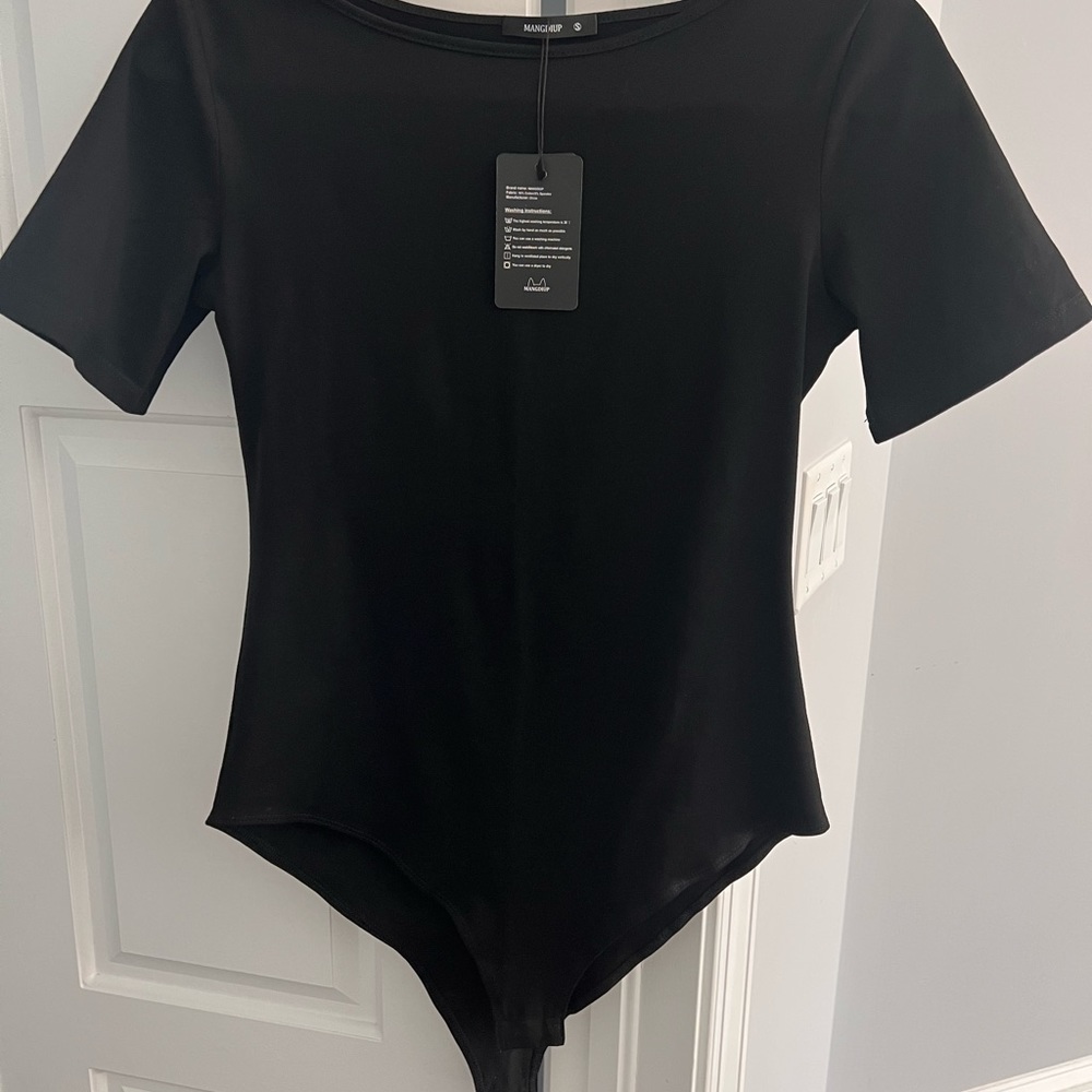 Basic black bodysuit